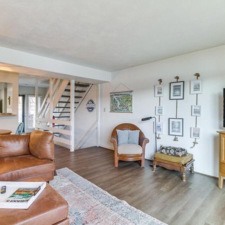 Lakefront Moneta Home With Community Boat Dock! Kültér fotó
