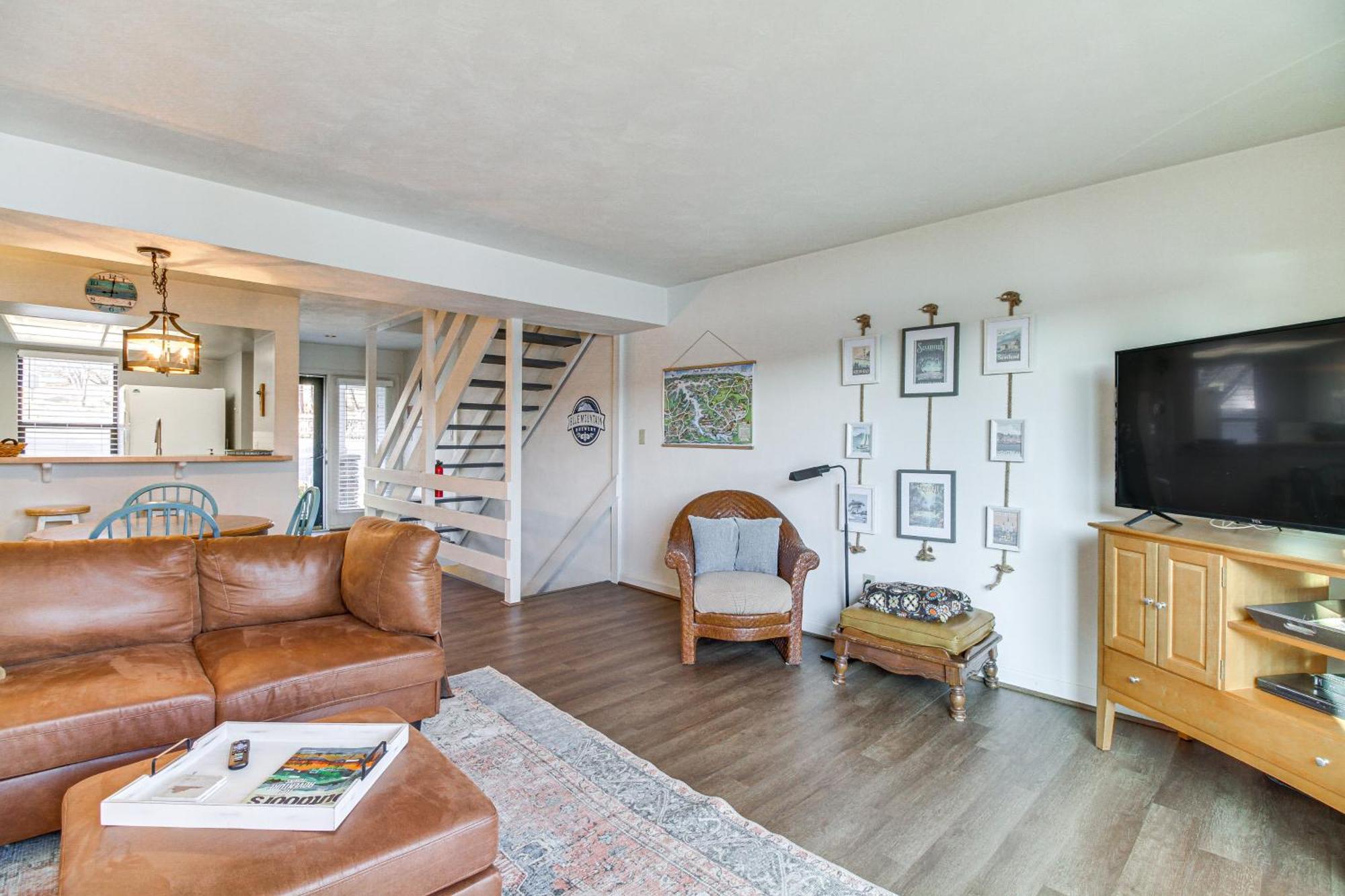 Lakefront Moneta Home With Community Boat Dock! Kültér fotó
